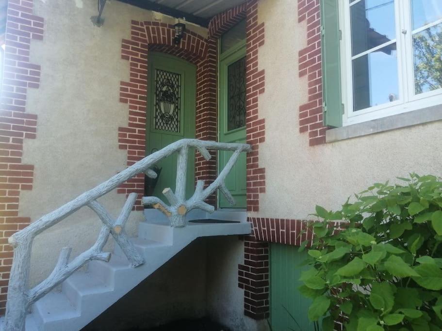 Maison " Bouton D'Or" Au Bord De L'Eau, A 10 Mn De Tours , Meuble Classe Une Etoile Saint-Avertin Luaran gambar