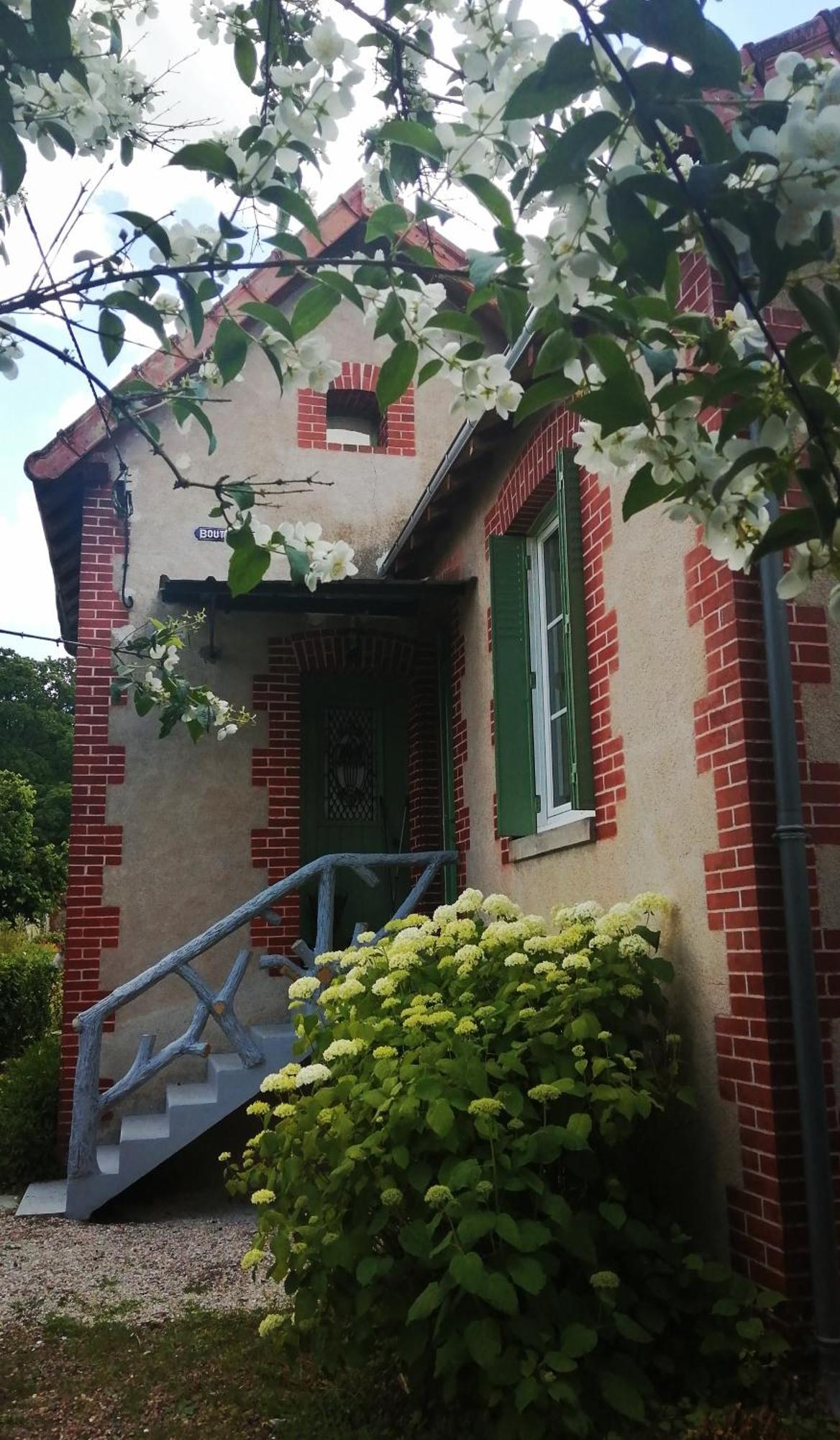 Maison " Bouton D'Or" Au Bord De L'Eau, A 10 Mn De Tours , Meuble Classe Une Etoile Saint-Avertin Luaran gambar